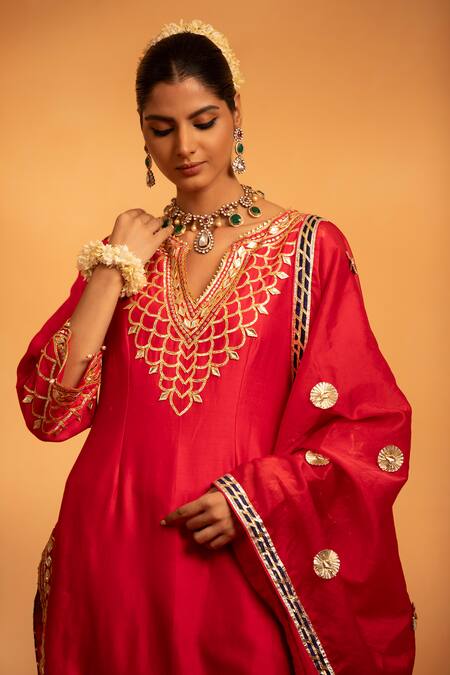 Swati Wadhwani Couture Red Organza, Chanderi Pearls, Gota Rangrez Embellished Scallop Hem Kurta Set at Aza Fashions Swati Wadhwani Couture_Red Organza, Chanderi Pearls, Gota Rangrez Embellished Scallop Hem Kurta Set _at_Aza_Fashions