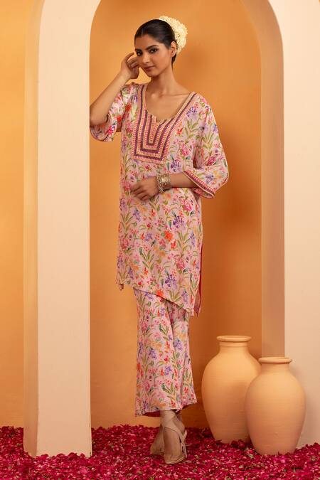 Swati Wadhwani Couture Pink Crepe Embroidery Round Neck Zariya Printed Kurta With Pant at Aza Fashions Swati Wadhwani Couture_Pink Crepe Embroidery Round Neck Zariya Printed Kurta With Pant _at_Aza_Fashions