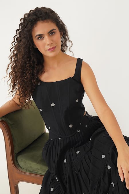 Indigo Dreams Black Cotton, Linen Embroidery Luna Handwoven Jamdani Skirt With Corset Top Online at Aza Fashions Indigo Dreams_Black Cotton, Linen Embroidery Luna Handwoven Jamdani Skirt With Corset Top _Online_at_Aza_Fashions