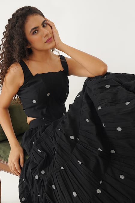 Shop Indigo Dreams Black Cotton Luna Handwoven Jamdani Skirt Online at Aza Fashions Shop_Indigo Dreams_Black Cotton Luna Handwoven Jamdani Skirt _Online_at_Aza_Fashions