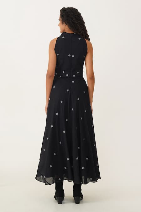 Shop Indigo Dreams Black Cotton Embroidery Halter Neck Meadow Handwoven Jamdani Maxi Dress at Aza Fashions Shop_Indigo Dreams_Black Cotton Embroidery Halter Neck Meadow Handwoven Jamdani Maxi Dress _at_Aza_Fashions