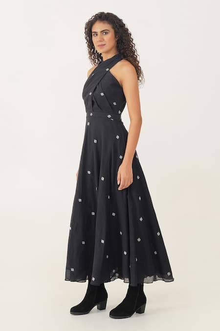 Buy Indigo Dreams Black Cotton Embroidery Halter Neck Meadow Handwoven Jamdani Maxi Dress Online at Aza Fashions Buy_Indigo Dreams_Black Cotton Embroidery Halter Neck Meadow Handwoven Jamdani Maxi Dress _Online_at_Aza_Fashions