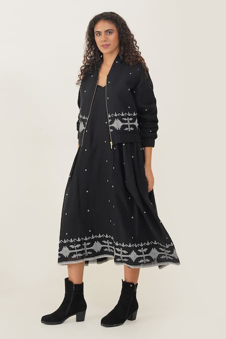 Buy Indigo Dreams Black 100% Cotton Hand Woven Geometric Jamdani Sahara Bomber Jacket With Dress Online at Aza Fashions Buy_Indigo Dreams_Black 100% Cotton Hand Woven Geometric Jamdani Sahara Bomber Jacket With Dress _Online_at_Aza_Fashions