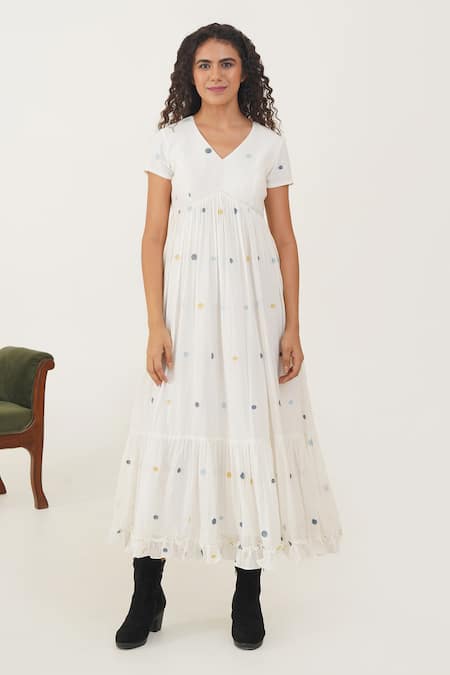 Indigo Dreams_White Cotton V-neck Acacia Handwoven Jamdani Dress _Online_at_Aza_Fashions