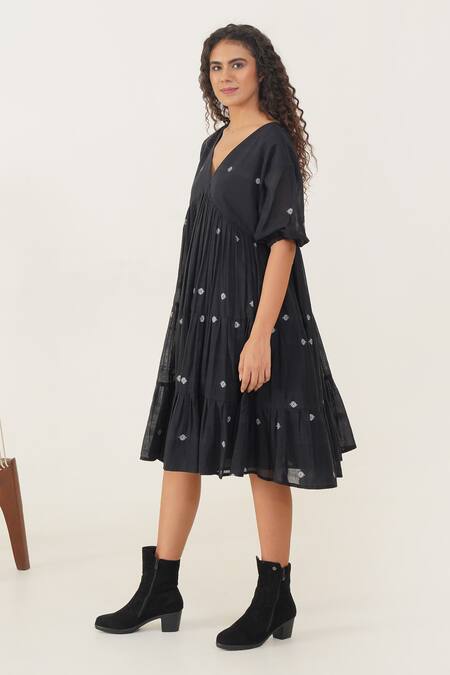 Indigo Dreams_Black Cotton V-neck Cierra Handwoven Jamdani Dress _Online_at_Aza_Fashions