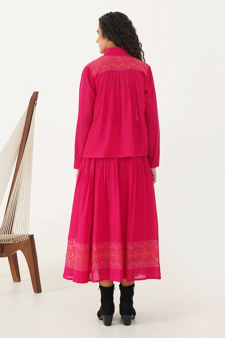 Shop Indigo Dreams Pink Cotton Embroidery Bandeau Neck Geometric Handwoven Jamdani Jacket at Aza Fashions Shop_Indigo Dreams_Pink Cotton Embroidery Bandeau Neck Geometric Handwoven Jamdani Jacket _at_Aza_Fashions
