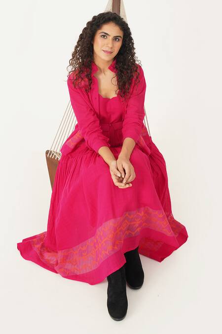 Indigo Dreams Pink Cotton Embroidery Bandeau Neck Geometric Handwoven Jamdani Jacket at Aza Fashions Indigo Dreams_Pink Cotton Embroidery Bandeau Neck Geometric Handwoven Jamdani Jacket _at_Aza_Fashions