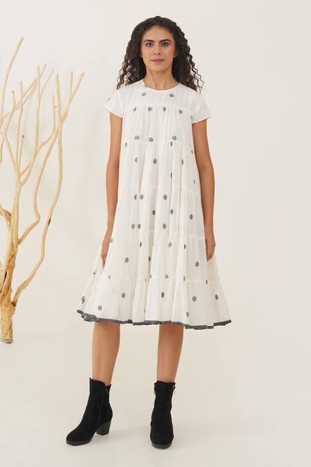 Indigo Dreams_White Cotton Round Neck Iris Handwoven Jamdani Dress _Online_at_Aza_Fashions