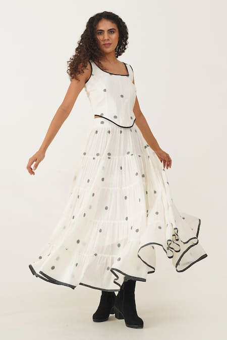 Buy_Indigo Dreams_Ivory Cotton Ivanna Handwoven Jamdani Skirt _Online_at_Aza_Fashions