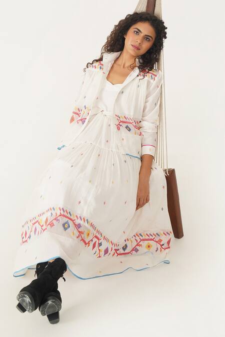 Indigo Dreams_Ivory Cotton Embroidery Bandeau Neck Kora Handwoven Jamdani Jacket _at_Aza_Fashions