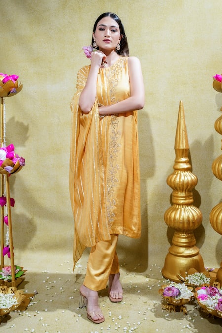 Sheela Suthar Yellow Silk Slub Satin Embroidery Lotus Zardosi Asymmetric Kurta And Pant Set 