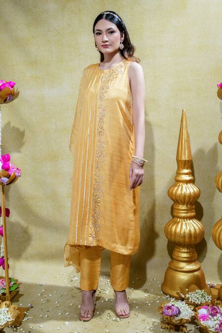 Sheela Suthar Yellow Silk, Organza Zari, Embroidery Lotus Zardosi Asymmetric Kurta And Pant Set at Aza Fashions Sheela Suthar_Yellow Silk, Organza Zari, Embroidery Lotus Zardosi Asymmetric Kurta And Pant Set _at_Aza_Fashions