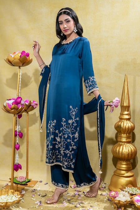 Sheela Suthar Lotus Zardosi Embroidered Straight Kurta & Pant Set 