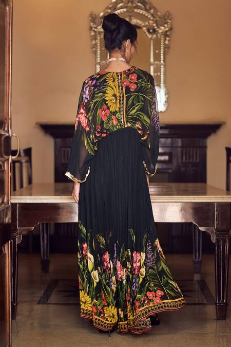 Shop Limerick By Abirr N' Nanki Black Georgette, Crepe Embroidery Plunge Neck Adele Kurta Pant Set at Aza Fashions Shop_Limerick By Abirr N' Nanki_Black Georgette, Crepe Embroidery Plunge Neck Adele Kurta Pant Set _at_Aza_Fashions