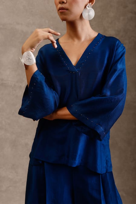 Chokhi Chorri_Blue Dupion Silk Embroidered Sequins V-neck Nila Bead Top _Online_at_Aza_Fashions