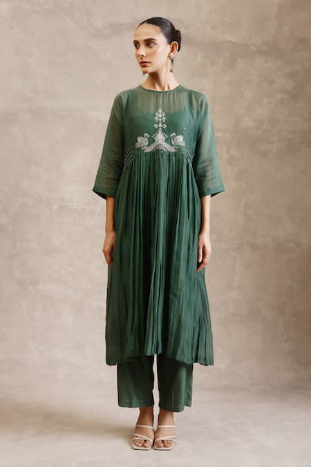 Chokhi Chorri Kuhu Embroidered Kurta With Pant 