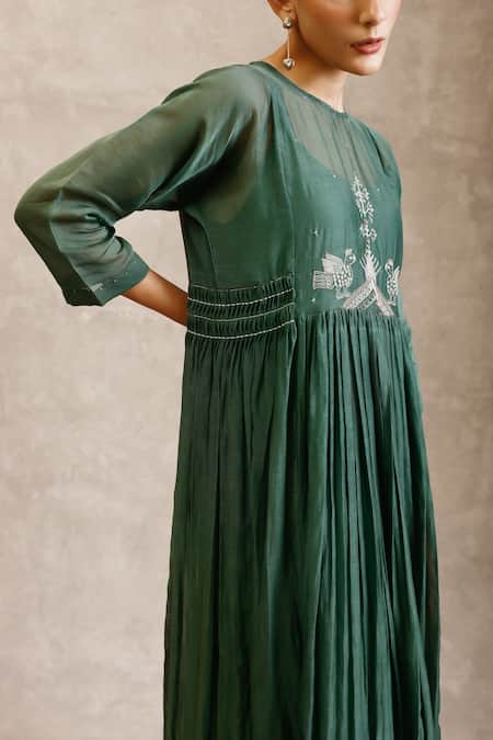 Buy Chokhi Chorri Green Chanderi Silk Zari Round Neck Kuhu Embroidered Kurta With Pant Online at Aza Fashions Buy_Chokhi Chorri_Green Chanderi Silk Zari Round Neck Kuhu Embroidered Kurta With Pant _Online_at_Aza_Fashions
