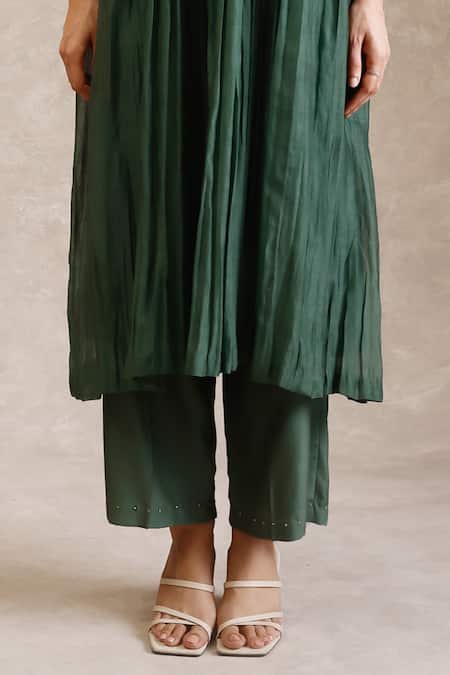 Shop Chokhi Chorri Green Chanderi Silk Zari Round Neck Kuhu Embroidered Kurta With Pant Online at Aza Fashions Shop_Chokhi Chorri_Green Chanderi Silk Zari Round Neck Kuhu Embroidered Kurta With Pant _Online_at_Aza_Fashions