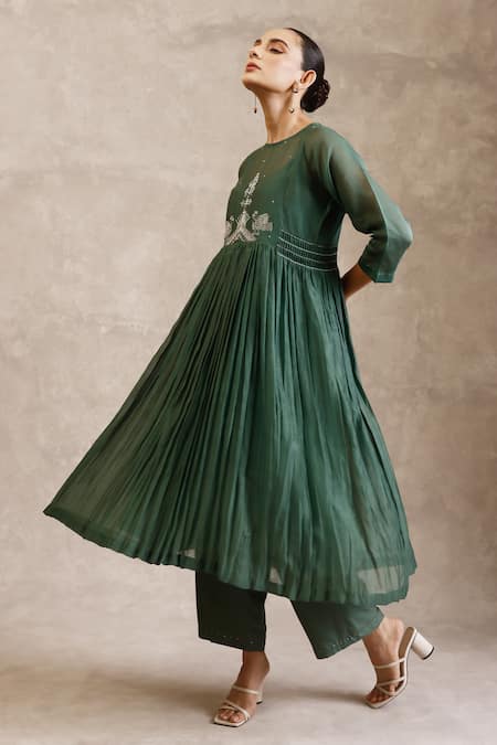 Chokhi Chorri Green Chanderi Silk Zari Round Neck Kuhu Embroidered Kurta With Pant at Aza Fashions Chokhi Chorri_Green Chanderi Silk Zari Round Neck Kuhu Embroidered Kurta With Pant _at_Aza_Fashions