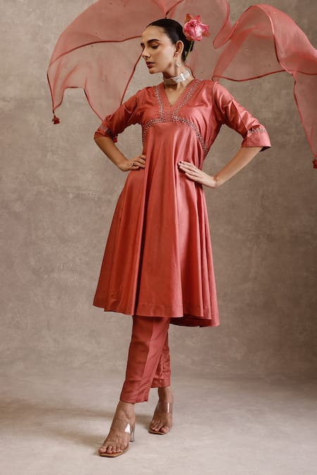 Chokhi Chorri Pink Silk Pearls, Beads, Embroidery V-neck Uttara A-line Kurta Pant Set at Aza Fashions Chokhi Chorri_Pink Silk Pearls, Beads, Embroidery V-neck Uttara A-line Kurta Pant Set _at_Aza_Fashions