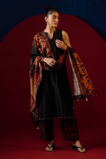 Saundh_Black Silk, Cotton Tassels Split V-neck Raya Straight Kurta Printed Pant Set _Online_at_Aza_Fashions