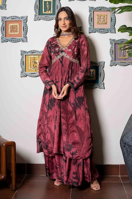 Shop_Saangi_Brown Chiffon Embroidery V-neck Leaf Print Kurta Palazzo Set _at_Aza_Fashions