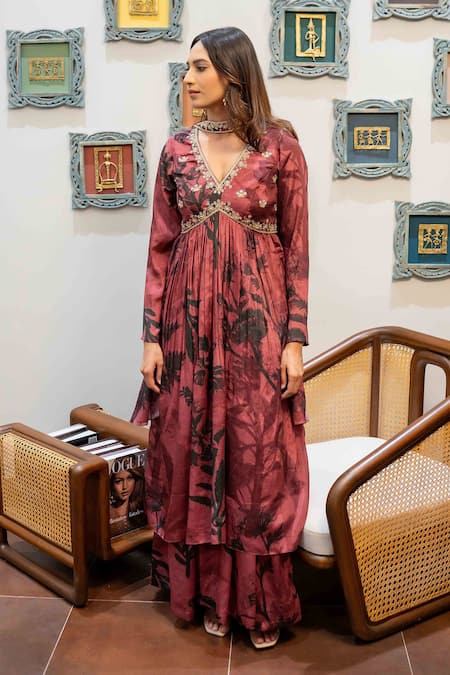 Buy_Saangi_Brown Chiffon Embroidery V-neck Leaf Print Kurta Palazzo Set _Online_at_Aza_Fashions