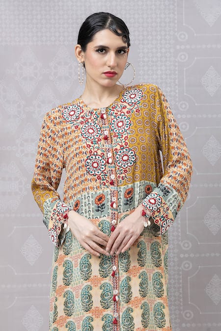 Buy_Niki Mahajan_Beige Crepe Handblock Printed Paisley Round Floral Kurta With Pant _Online_at_Aza_Fashions
