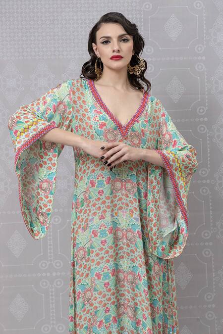 Niki Mahajan_Blue Crepe Handblock Printed Vintage Floral Plunge-v Paisley Kurta With Pant _at_Aza_Fashions