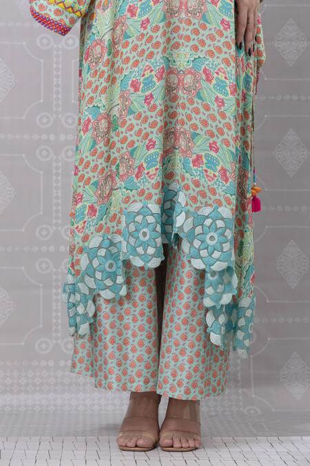 Buy_Niki Mahajan_Blue Crepe Handblock Printed Vintage Floral Plunge-v Paisley Kurta With Pant 