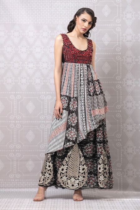 Niki Mahajan Geometric Floral Print Kurta With Skirt 