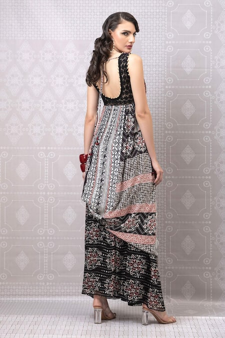 Niki Mahajan Geometric Floral Print Kurta With Skirt 