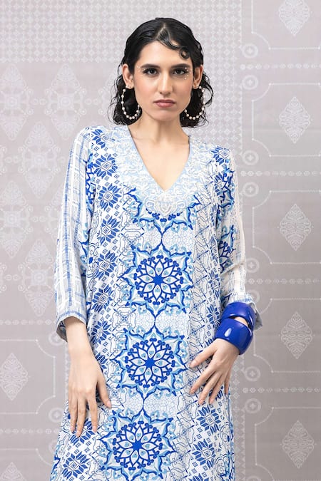 Niki Mahajan_Blue Crepe Pearls, Sequins V-neck Hand Block Asymmetric Kurta With Pant _at_Aza_Fashions