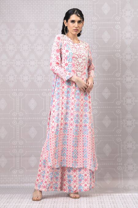 Niki Mahajan_Pink Crepe Pearls, Sequins Round Neck Hand Embroidered Kurta With Pant _Online_at_Aza_Fashions