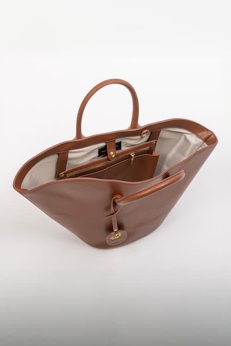 Wagon Horse Brown On The Go Plain Tote Bag Online at Aza Fashions Wagon Horse_Brown On The Go Plain Tote Bag_Online_at_Aza_Fashions