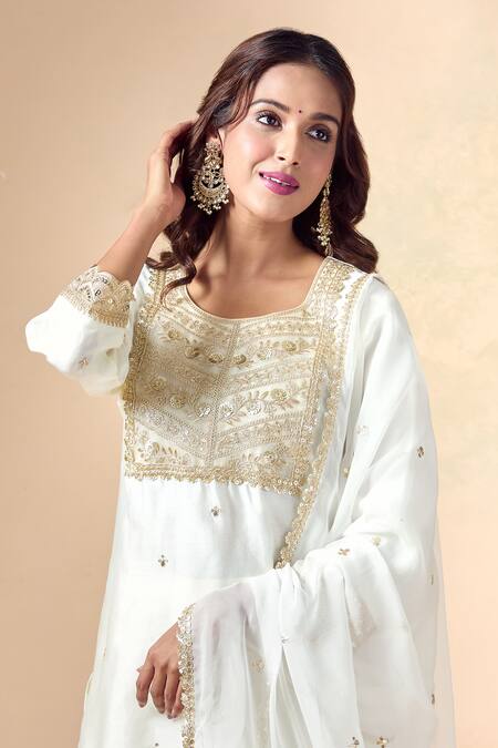 Kalakaari By Sagarika Off White Chanderi , Organza, Crepe Floral Bodice Kurta And Sharara Set at Aza Fashions Kalakaari By Sagarika_Off White Chanderi , Organza, Crepe Floral Bodice Kurta And Sharara Set _at_Aza_Fashions