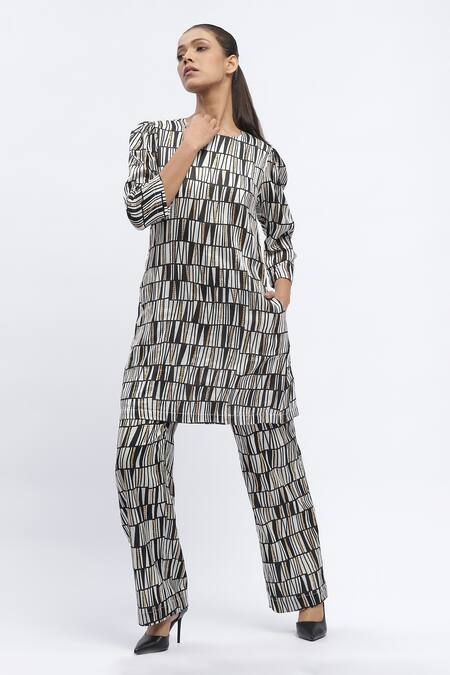 Buy_Abraham And Thakore_Black Chanderi Sequins, Embroidery Round Neck Embellished Printed Dress _Online_at_Aza_Fashions