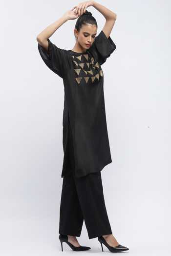 Shop_ABRAHAM AND THAKORE_Black Silk Sequins Round Neck Embroidered Kurta _Online_at_Aza_Fashions