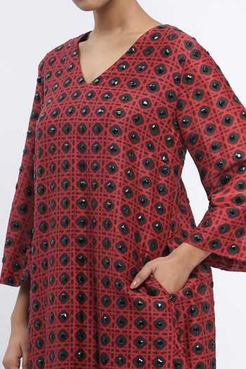 ABRAHAM AND THAKORE_Purple Chanderi Sequins V-neck Embellished Dress _Online_at_Aza_Fashions