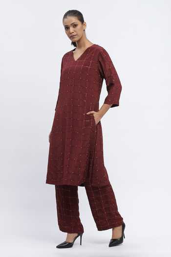ABRAHAM AND THAKORE_Maroon Chanderi Sequins V-neck Printed Embroidered Kurta _Online_at_Aza_Fashions