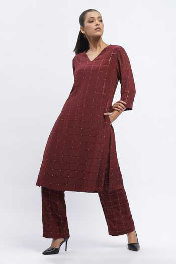 Shop_ABRAHAM AND THAKORE_Maroon Chanderi Sequins V-neck Printed Embroidered Kurta _Online_at_Aza_Fashions