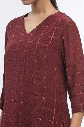 ABRAHAM AND THAKORE_Maroon Chanderi Sequins V-neck Printed Embroidered Kurta _at_Aza_Fashions