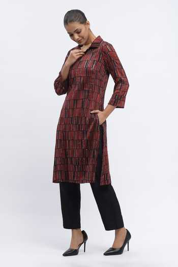 ABRAHAM AND THAKORE_Maroon Chanderi Sequins Collared Printed Kurta _Online_at_Aza_Fashions