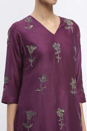 ABRAHAM AND THAKORE_Purple Chanderi Sequins V-neck Floral Butta Embroidered Kurta _at_Aza_Fashions