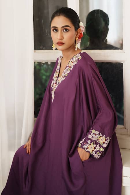House Of Anmol Jain_Purple Satin Cut Work, Sequins V-neck Amethyst Embroidered Kurta With Pant _Online_at_Aza_Fashions