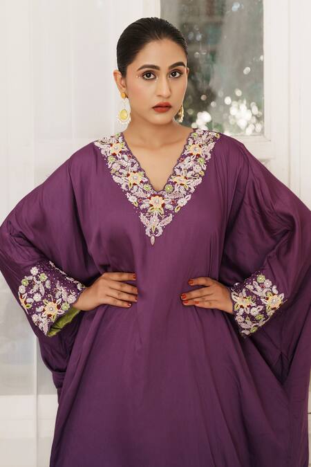 Shop_House Of Anmol Jain_Purple Satin Cut Work, Sequins V-neck Amethyst Embroidered Kurta With Pant _Online_at_Aza_Fashions