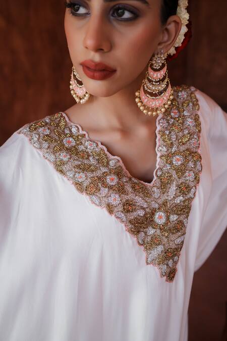 Shop House Of Anmol Jain White Satin Cut Work V-neck Ratna Floral Embroidered Kurta With Pant Online at Aza Fashions Shop_House Of Anmol Jain_White Satin Cut Work V-neck Ratna Floral Embroidered Kurta With Pant _Online_at_Aza_Fashions