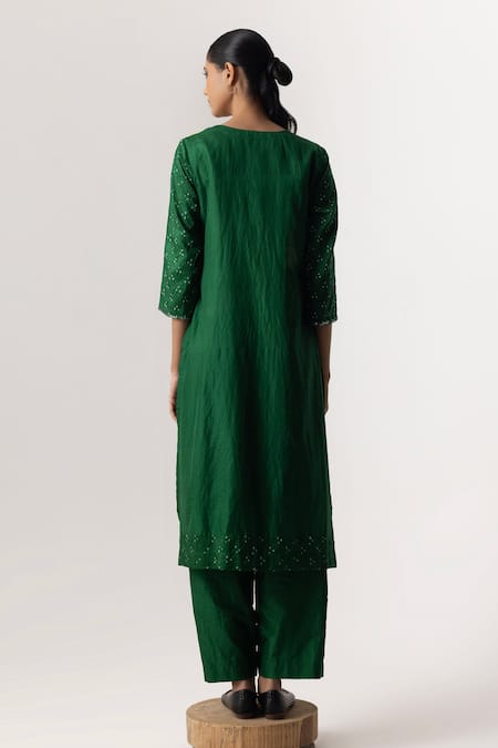 Shop Naina Jain Green Silk, Organza Mirrors Round Neck Embroidered Bandhani Yoke Kurta Pant Set at Aza Fashions Shop_Naina Jain_Green Silk, Organza Mirrors Round Neck Embroidered Bandhani Yoke Kurta Pant Set _at_Aza_Fashions