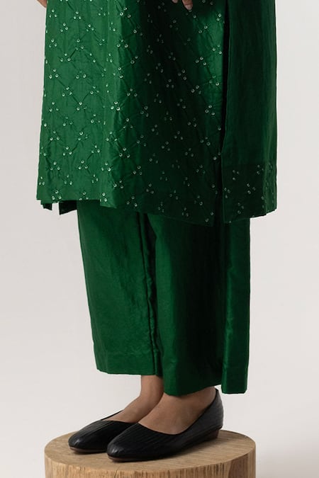 Naina Jain Green Silk, Organza Mirrors Round Neck Embroidered Bandhani Yoke Kurta Pant Set Online at Aza Fashions Naina Jain_Green Silk, Organza Mirrors Round Neck Embroidered Bandhani Yoke Kurta Pant Set _Online_at_Aza_Fashions