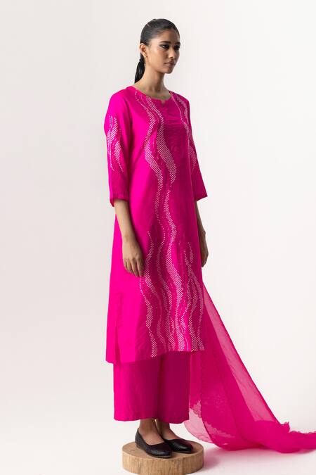 Buy Naina Jain Pink Silk, Organza Split V-neck Bandhani Wave Pattern Kurta Pant Set Online at Aza Fashions Buy_Naina Jain_Pink Silk, Organza Split V-neck Bandhani Wave Pattern Kurta Pant Set _Online_at_Aza_Fashions